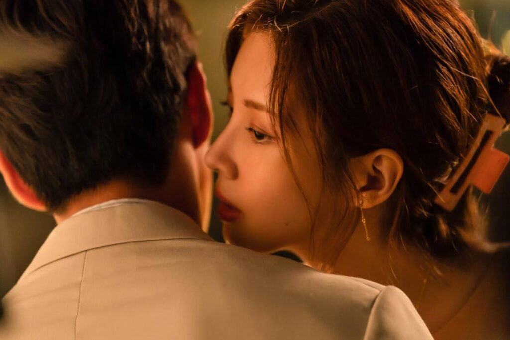 Netflix Love and Leashes review