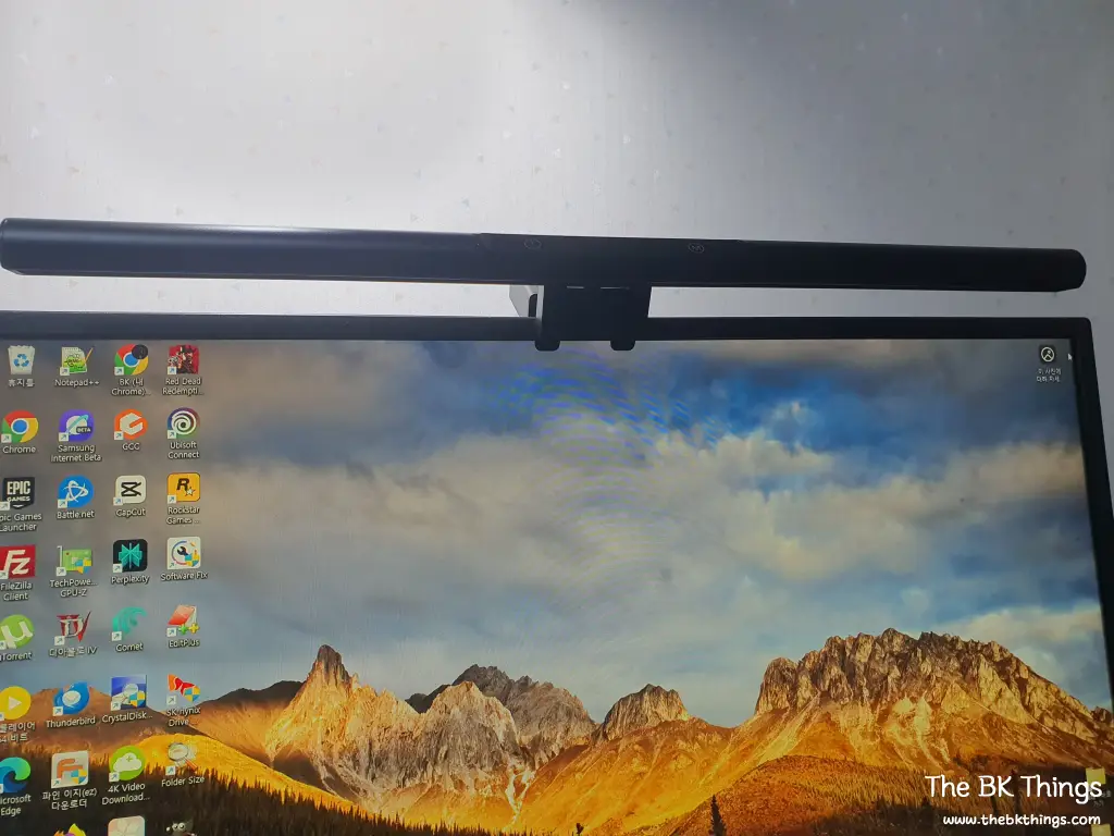 My Review of the Philips Computer Monitor Light Bar (Edison Series)