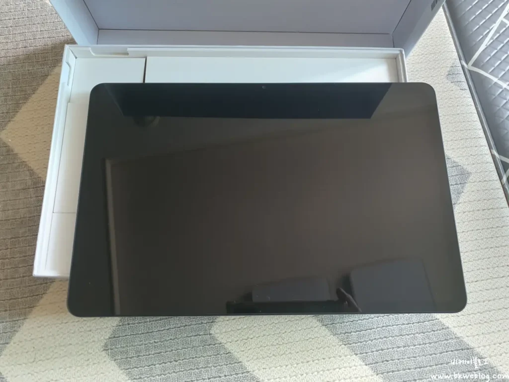 Redmi Pad 2 Pro 12.1-inch glossy LCD display front view