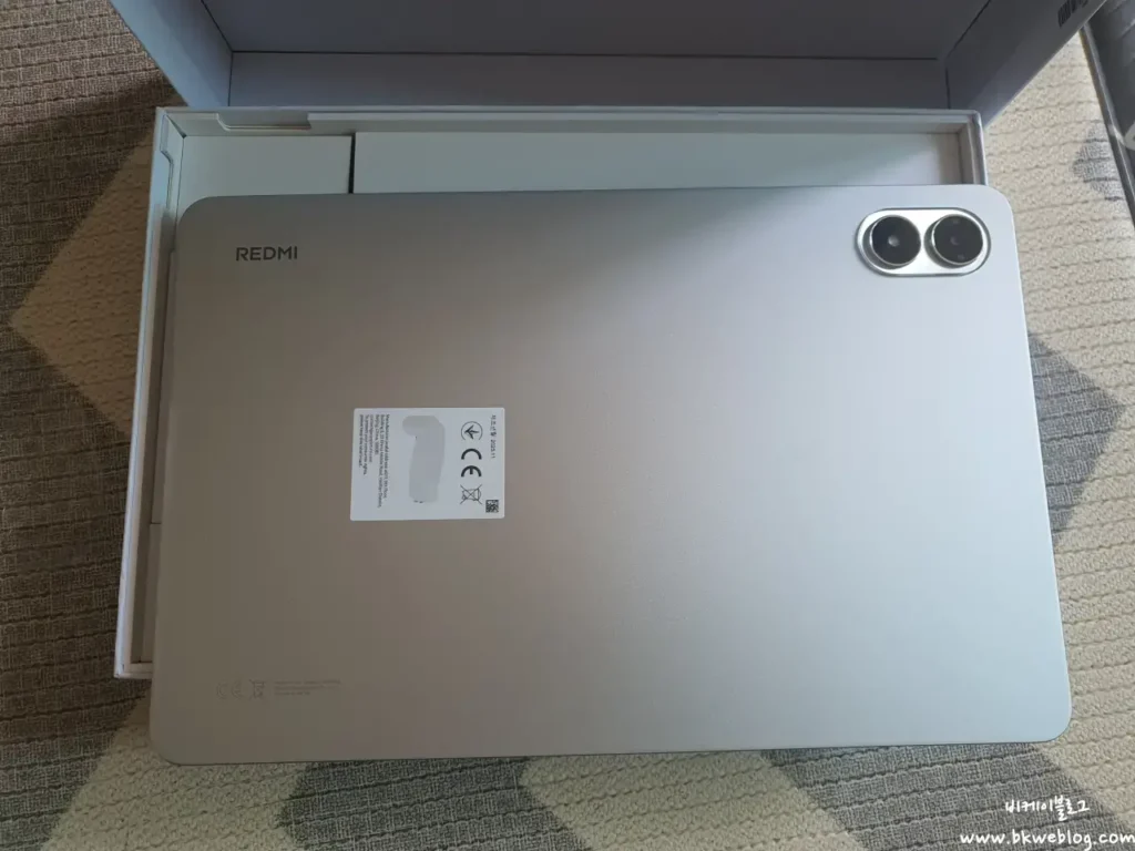 Rear camera module design on the Redmi Pad 2 Pro